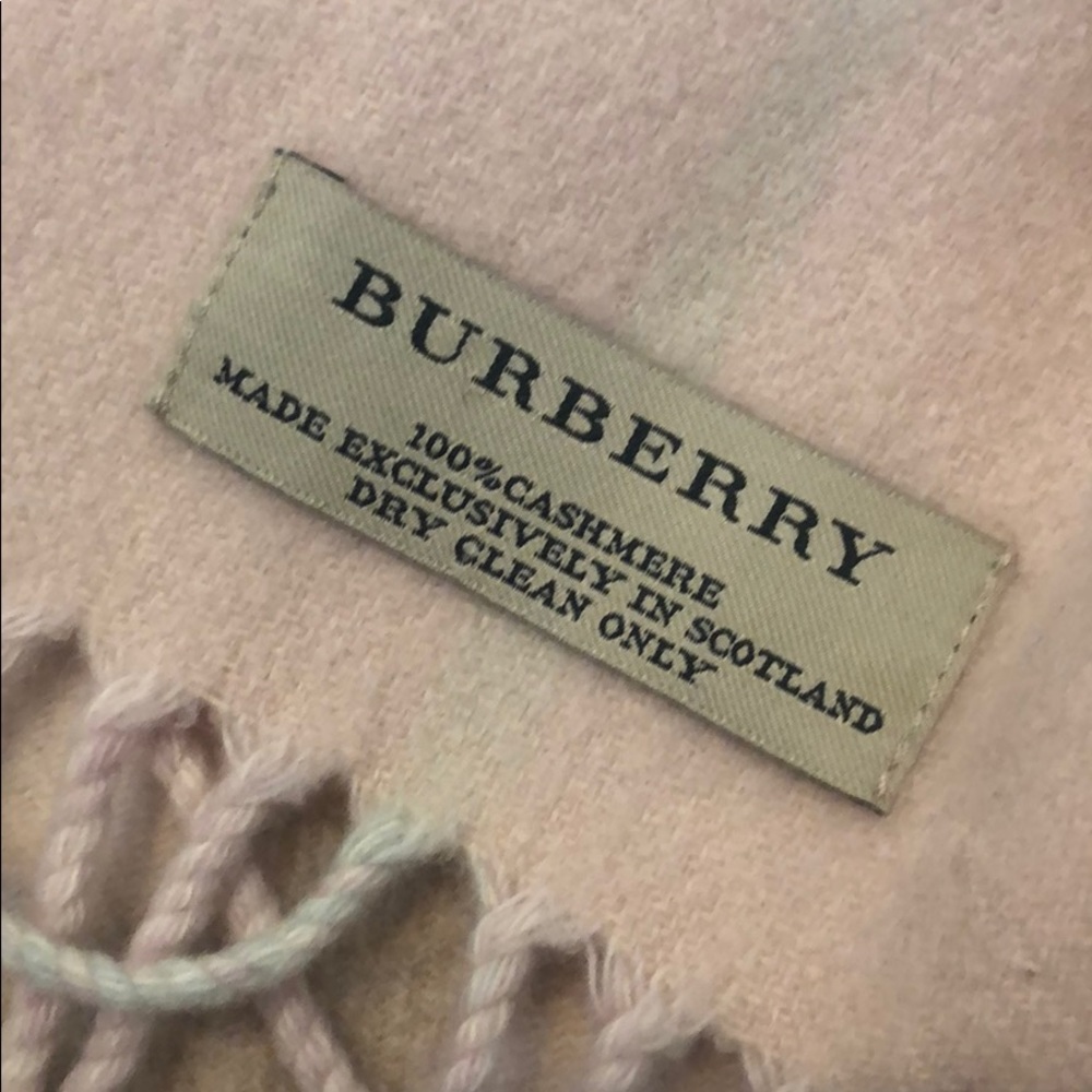 Burberry Nova Check Cashmere Scarf - Picture 3 of 6